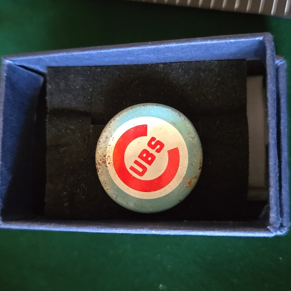 Cubs pin